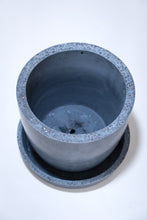 Load image into Gallery viewer, Concrete pot Squircle large (with drainage hole)