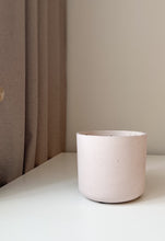 Load image into Gallery viewer, Concrete flower pot